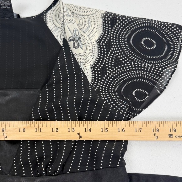 Bay Studio Black & White Geometric Career Blouse Empire Waist Tie Flutter Size M - Picture 8 of 9